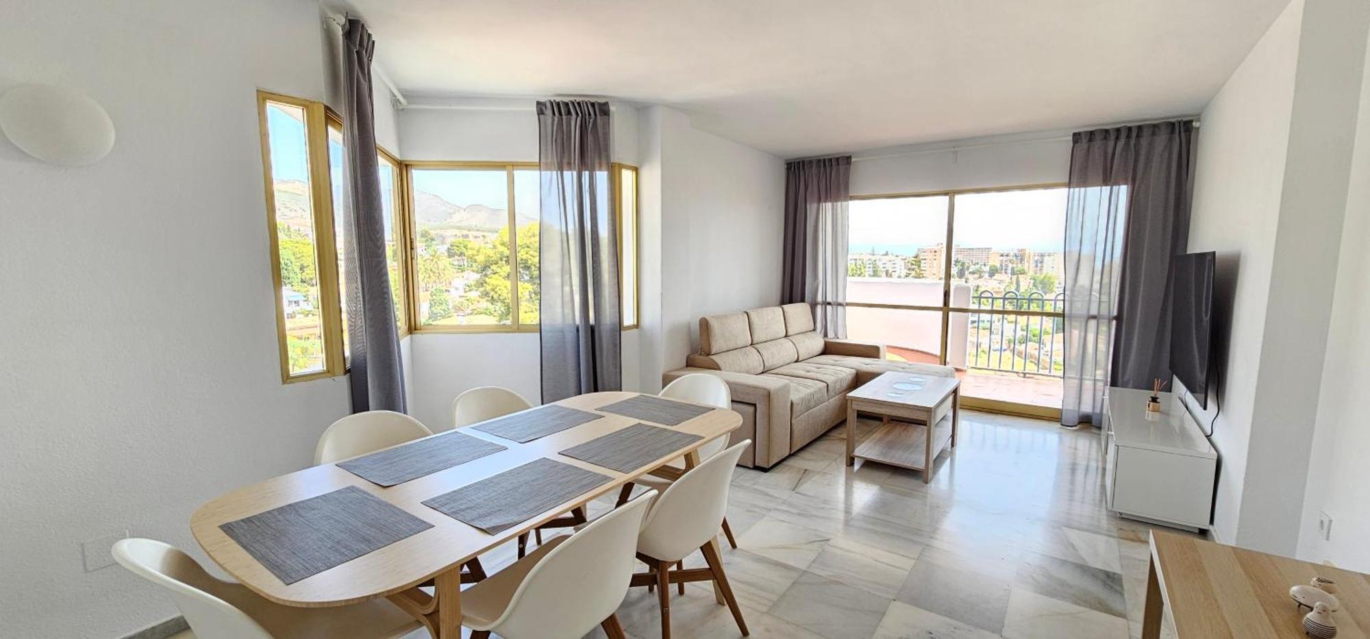 Santa Ana, Pool, 2 Free Parking, Wifi, 3 Bedrooms, For 6-7 People, Large Terrace With Sea View Benalmádena