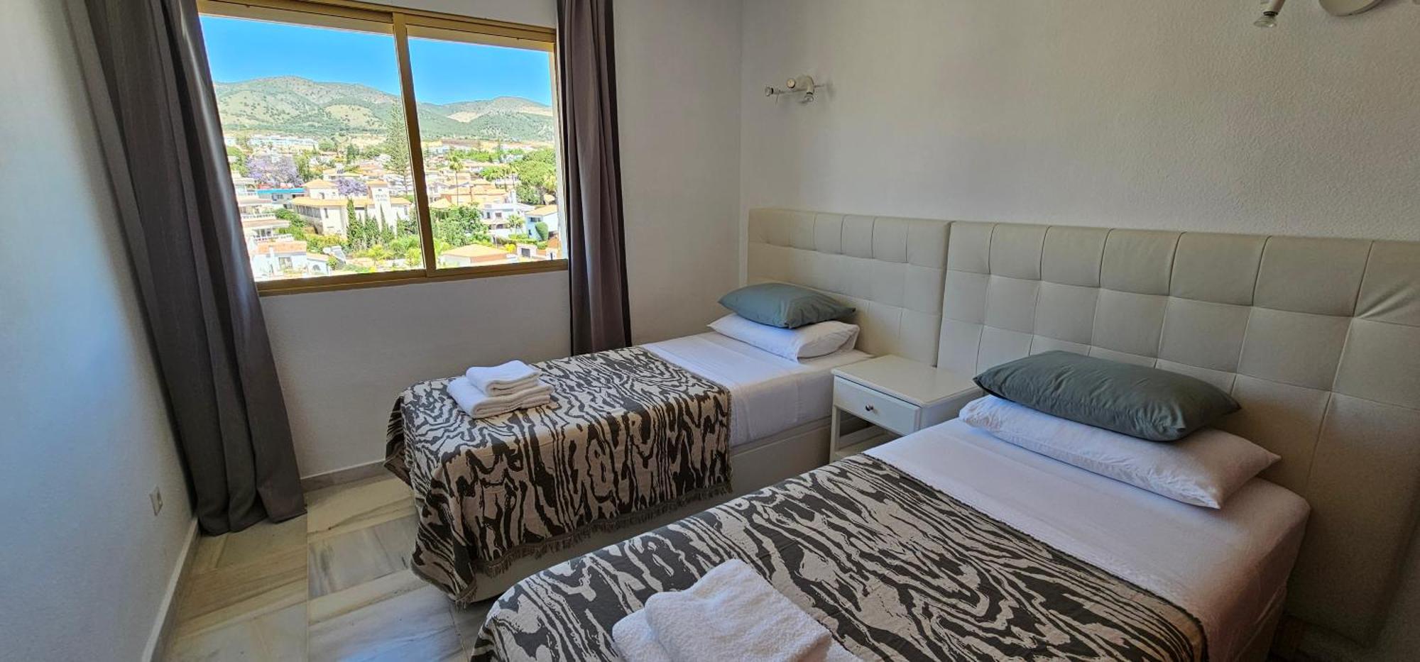 Santa Ana, Pool, 2 Free Parking, Wifi, 3 Bedrooms, For 6-7 People, Large Terrace With Sea View Appartement *